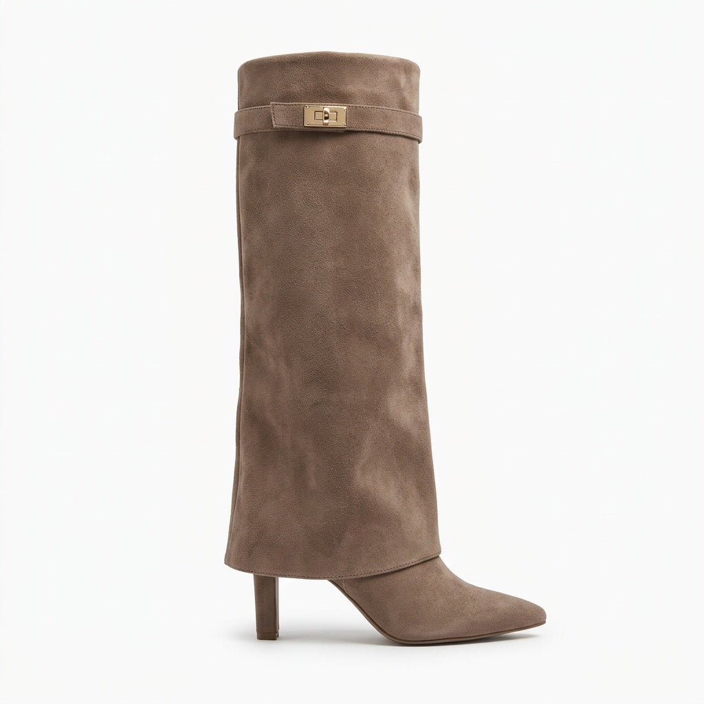 Rivage Faltstiefel Taupe Seitenansicht mit Umschlag und Goldschnalle
